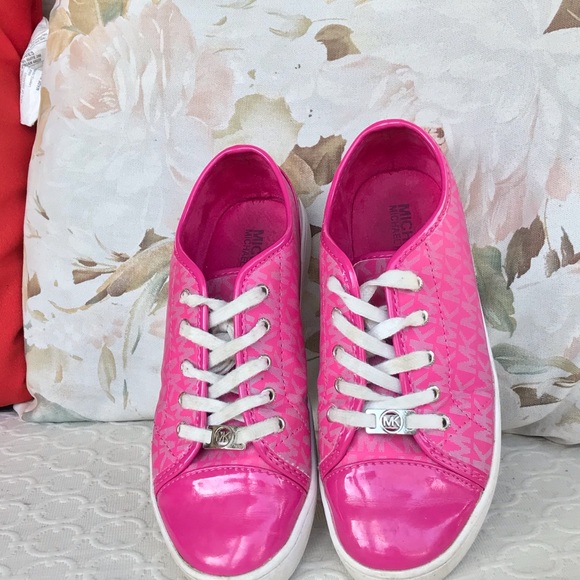 Michael Kors Ivy Dee Fuschia Sneaker - Picture 6 of 8